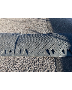 Guide Kerb/Speed Hump